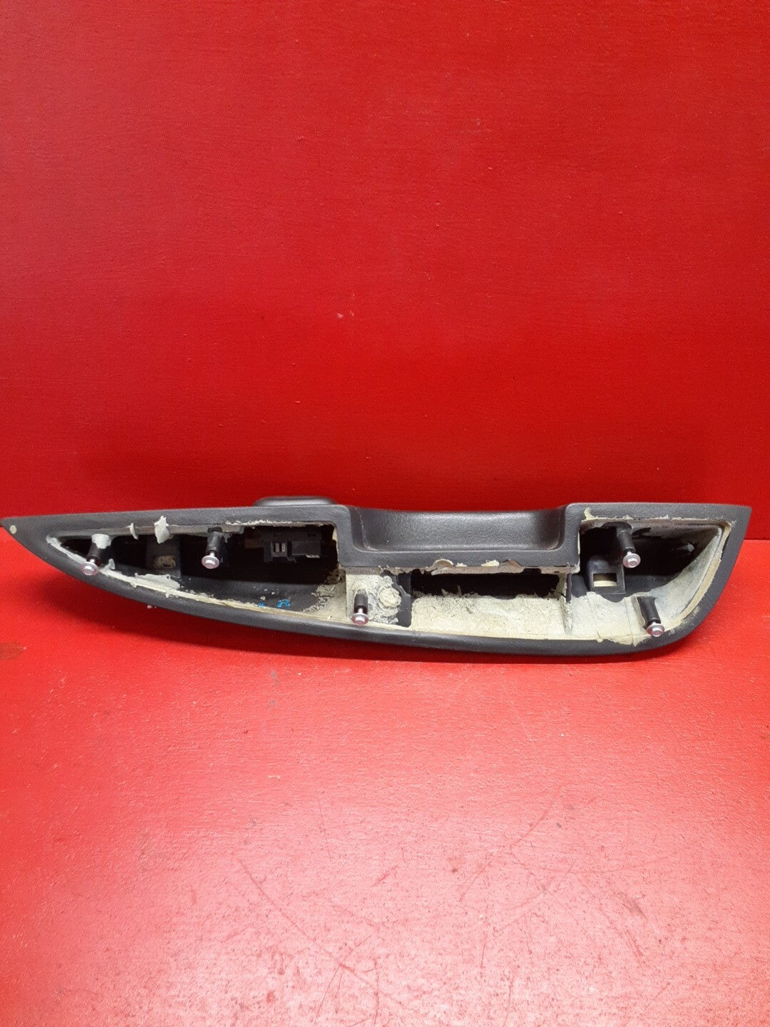 2005 2006 Chevrolet Trailblazer Left Rear Armrest W/ Window Switch 15109967