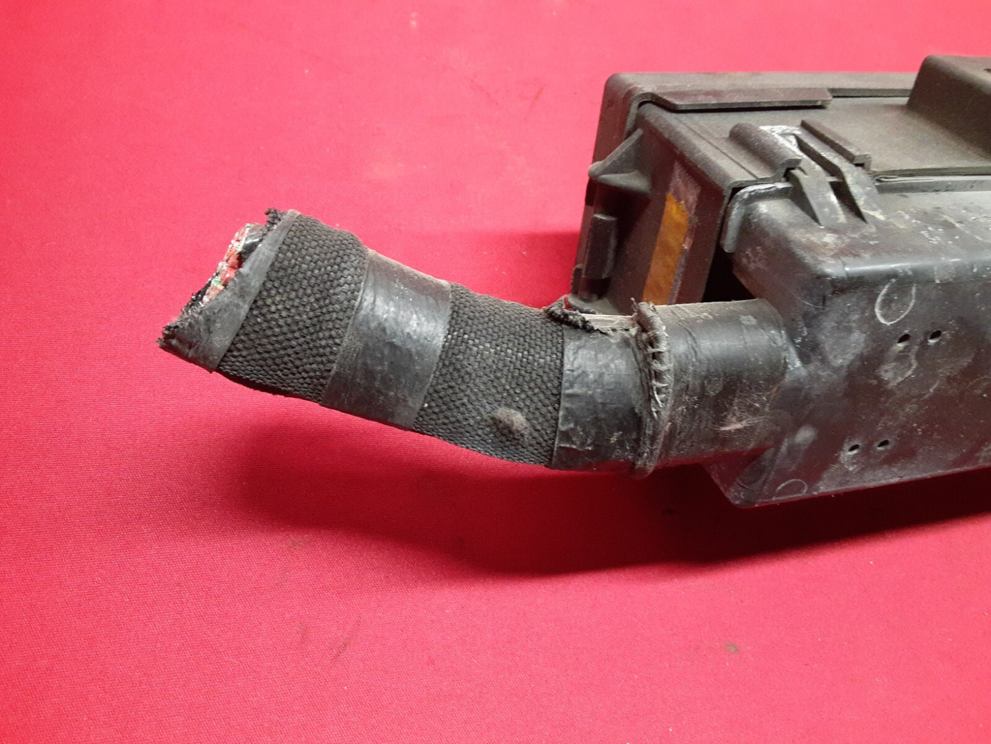 2004 Jeep Grand Cherokee 4.0L L6 Headlamp to Dash Fuse Junction Block 56050456AB