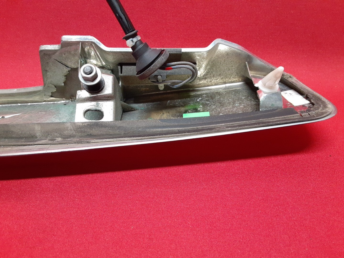 2010 - 2012 Nissan Altima Sedan Base Model Trunk Deck Lid Chrome Trim Handle