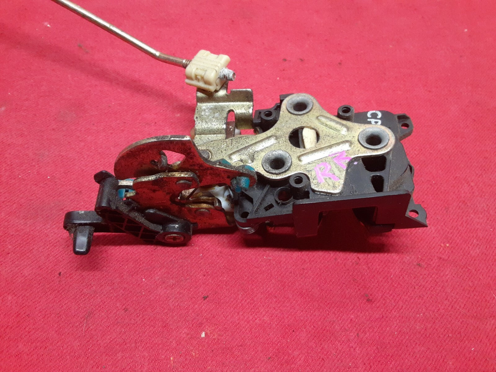 2004 - 2008 Chevrolet Chevy Aveo REAR RIGHT PASSENGER Door Lock Latch