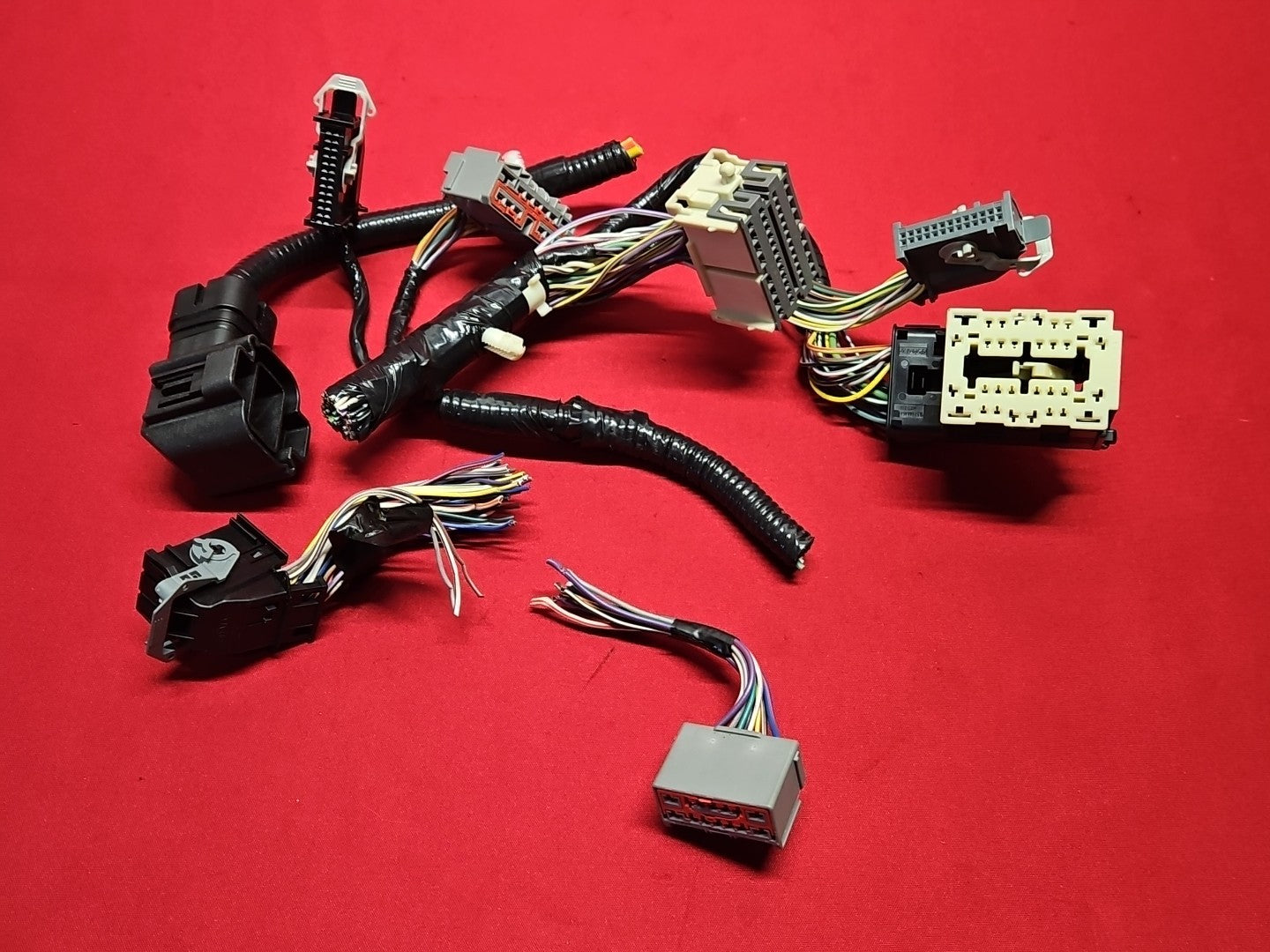 2008-2012 Mercury Mariner Ford Escape Interior Fuse Smart Junction Box *PIGTAILS