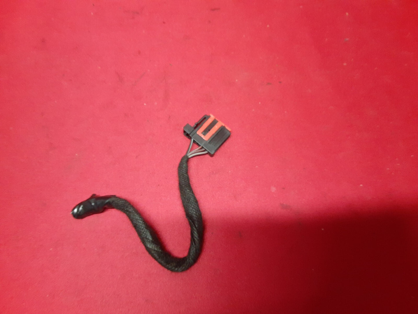 2013 - 2019  Lincoln MKT GPS Antenna Control Module DE9Z10E893D  PIGTAIL
