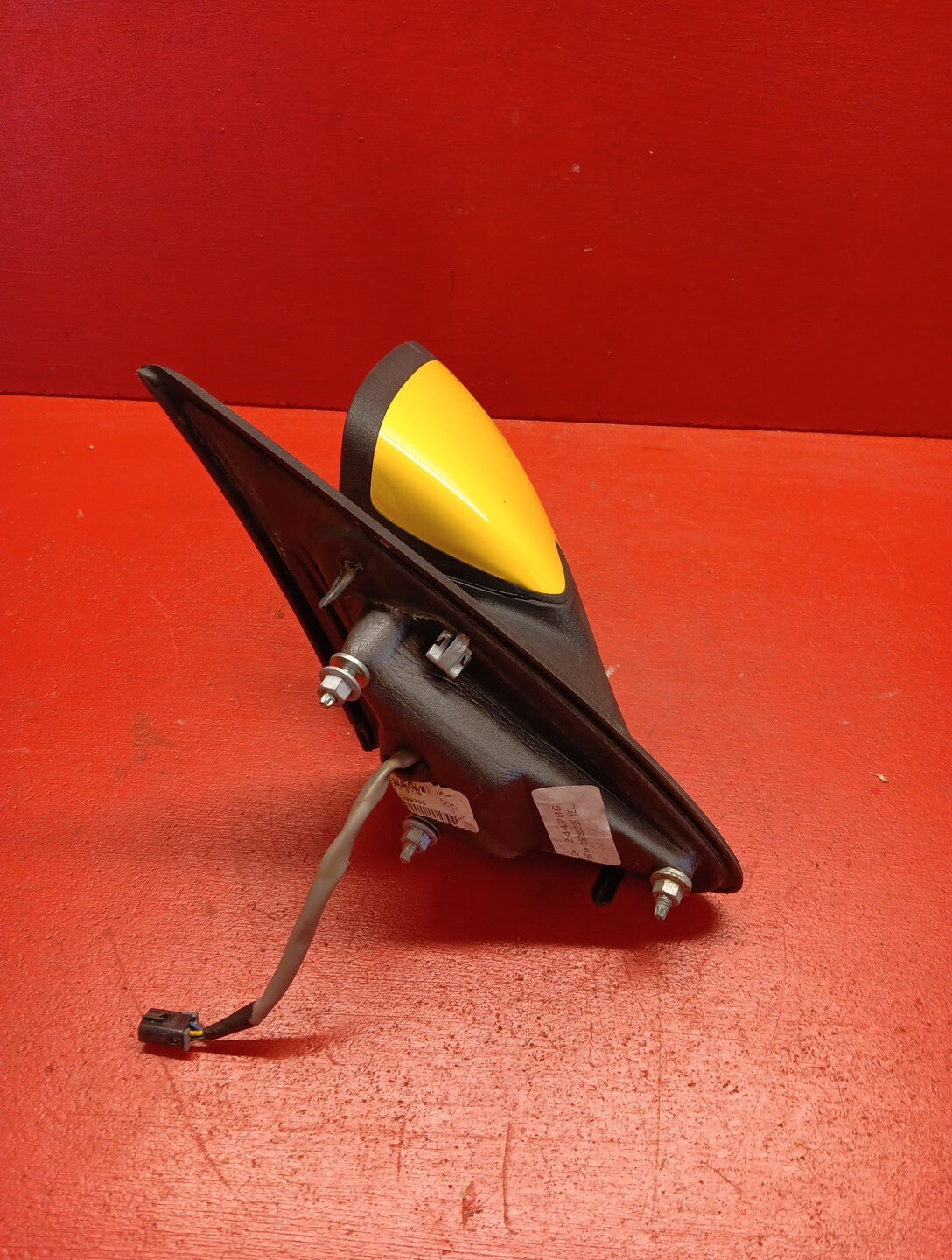 2005-2010 Chevrolet Cobalt Pontiac G5 Front Left Driver Mirror Yellow 25831894