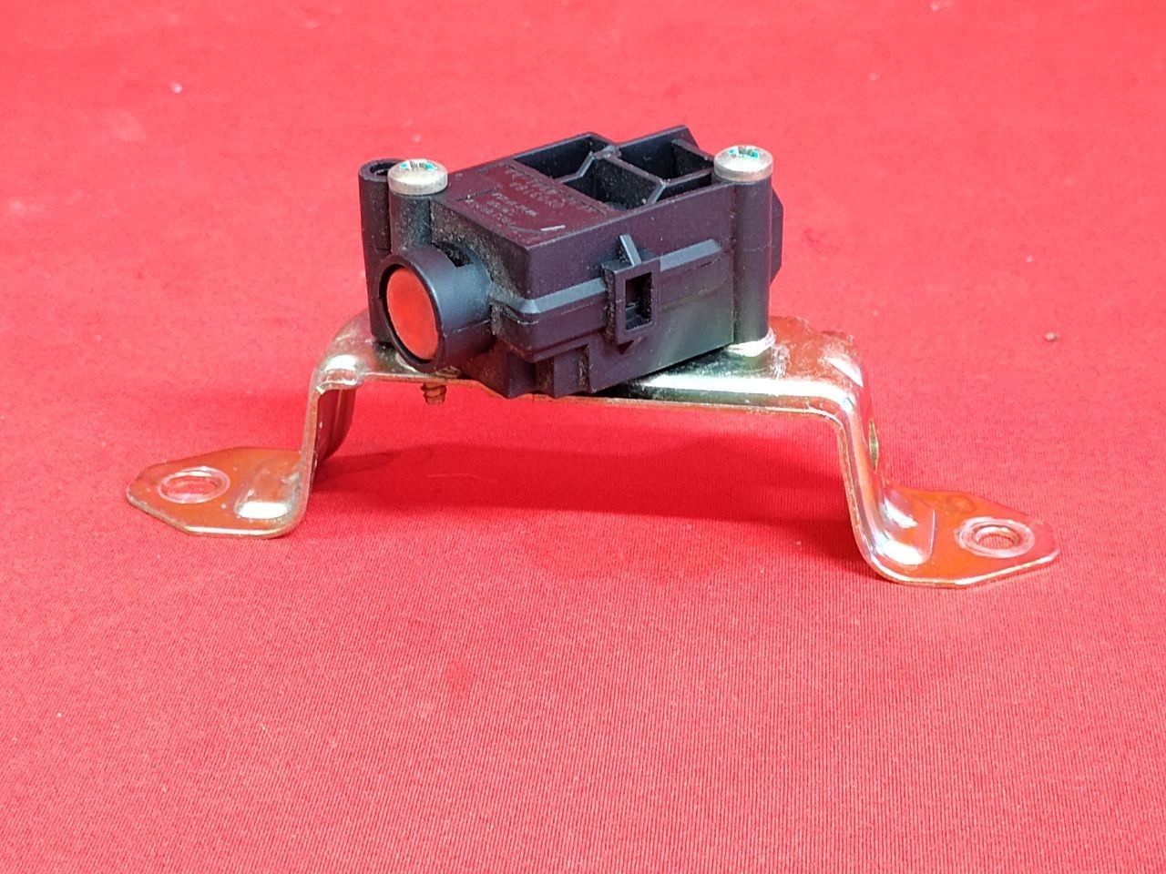2001-2004 Mazda Tribute / Escape Mariner Fuel Inertia Cutoff Cut-Off Switch