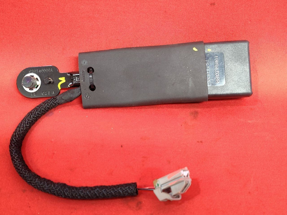 2012-2019 Fiat 500 Coupe FRONT RIGHT PASSENGER Traditional Seat Belt Buckle Blk