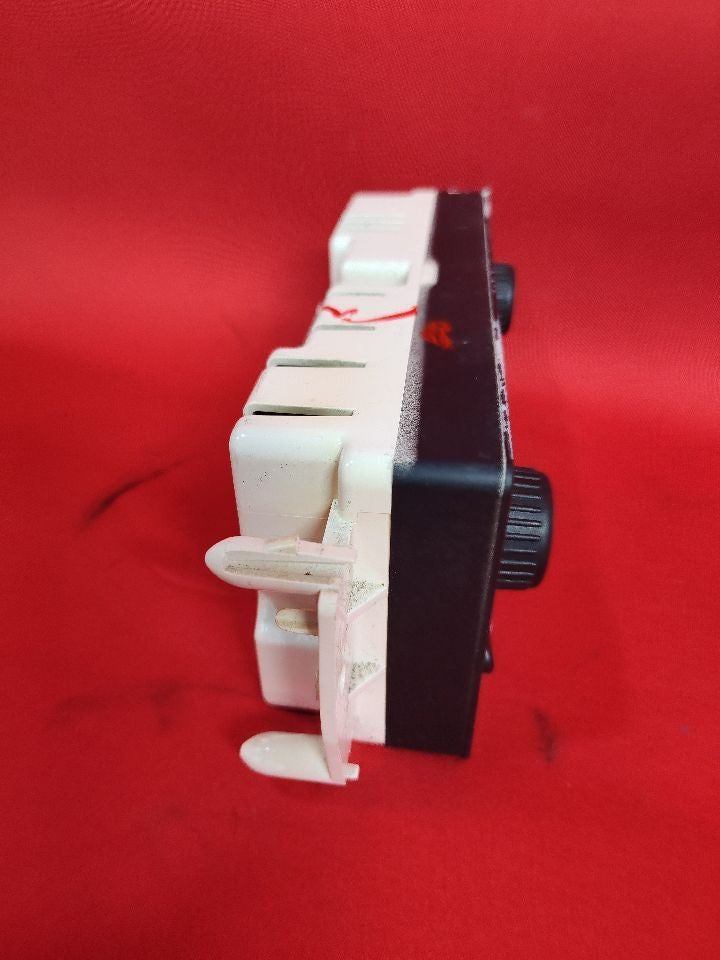 2003-2005 Chevy Chevrolet GMC Cadillac HVAC Climate Control Unit 15195564