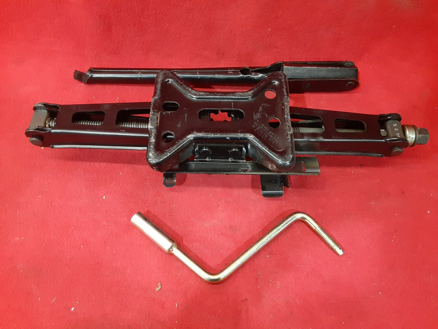 2002 2003 2004 2005 2006 2007 2008 2009 Saturn Vue Emergency Jack w/ Gold Crank