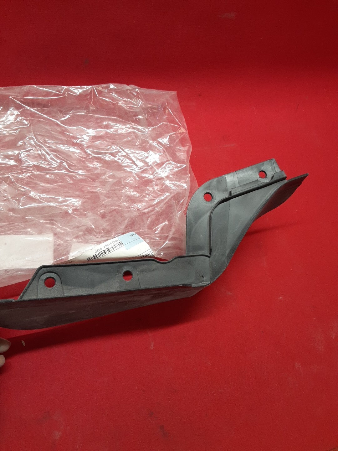 2011-2017 Mini Countryman Paceman Front Left Pressure Lip 51-11-9-802-643