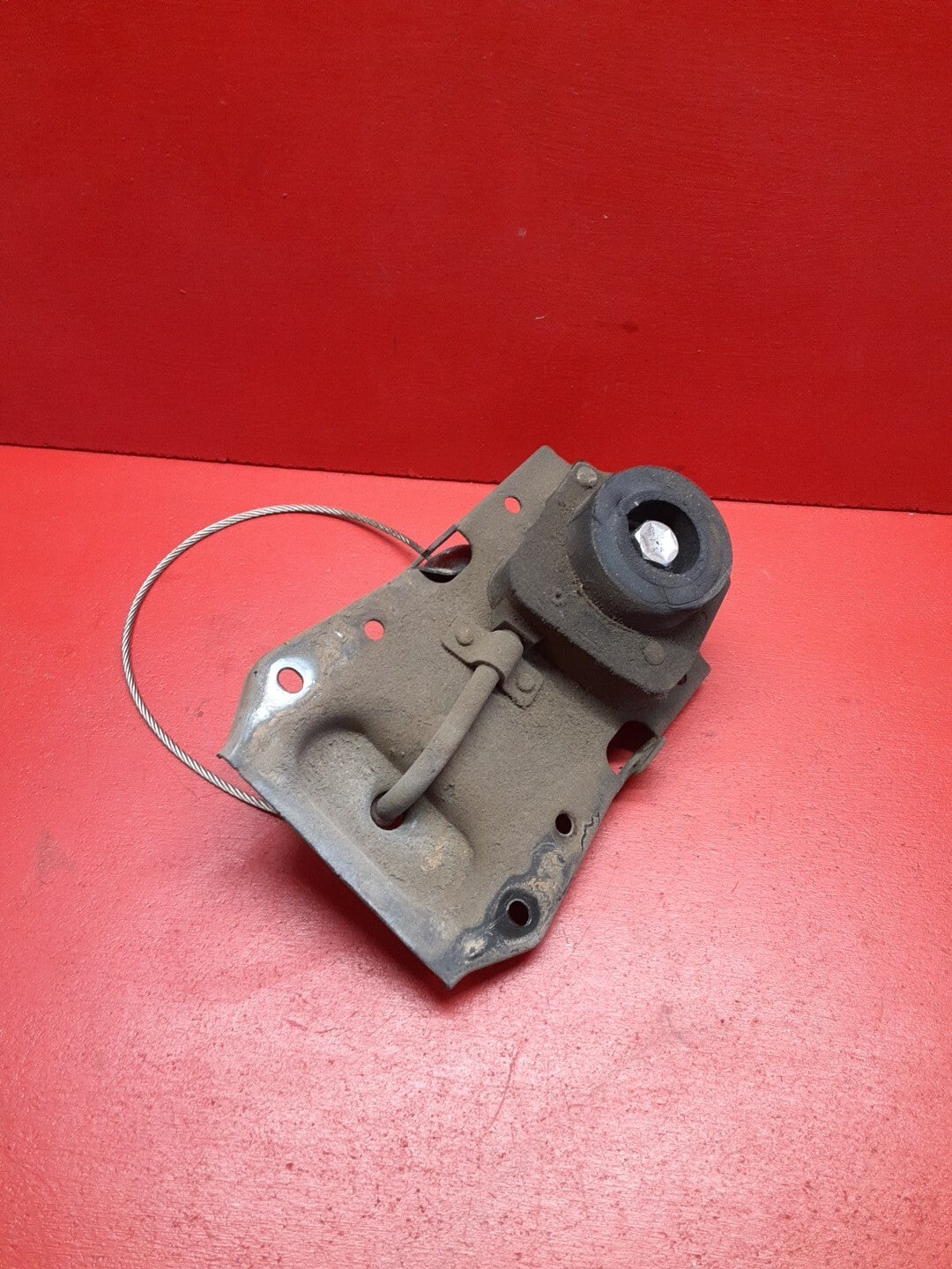 2007-2017 GM Multi Vehicle OEM Spare Tire Hoist Carrier 22905387