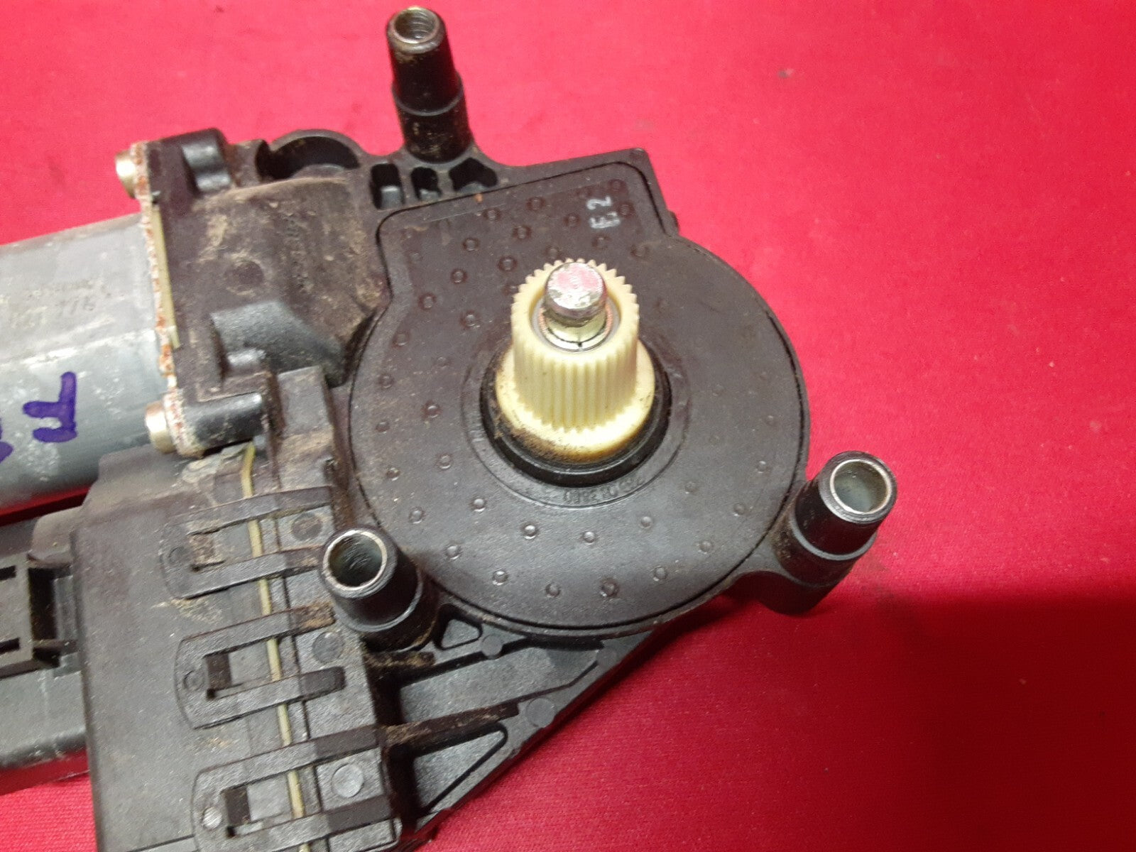 1998 - 2005 Audi FRONT RIGHT PASSENGER Window Motor 4B0-959-802-D