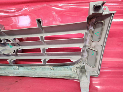 2002 2003 Cadillac Escalade / EXT Front Bumper Grill Grille   11U - Silver Sand