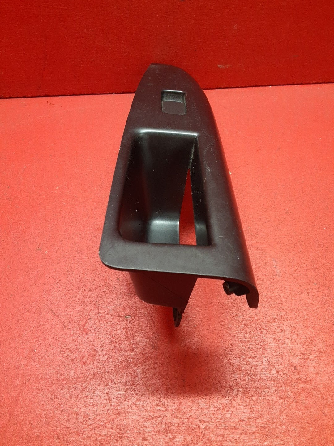 2010 - 2013 Kia Soul REAR LEFT DRIVER SIDE Door Window Switch Bezel Trim Cover