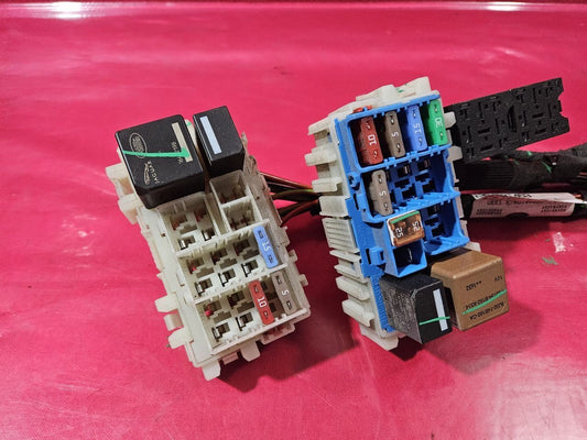 2017 Range Rover Evoque LEFT Rear Quarter Panel Main Body Harness Fuse Blocks