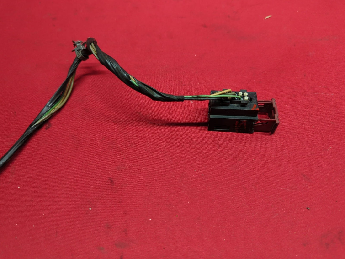 2005 - 2010 Pontiac G6 FRONT LEFT DRIVER Door Latch Actuator 20846342 - PIGTAIL