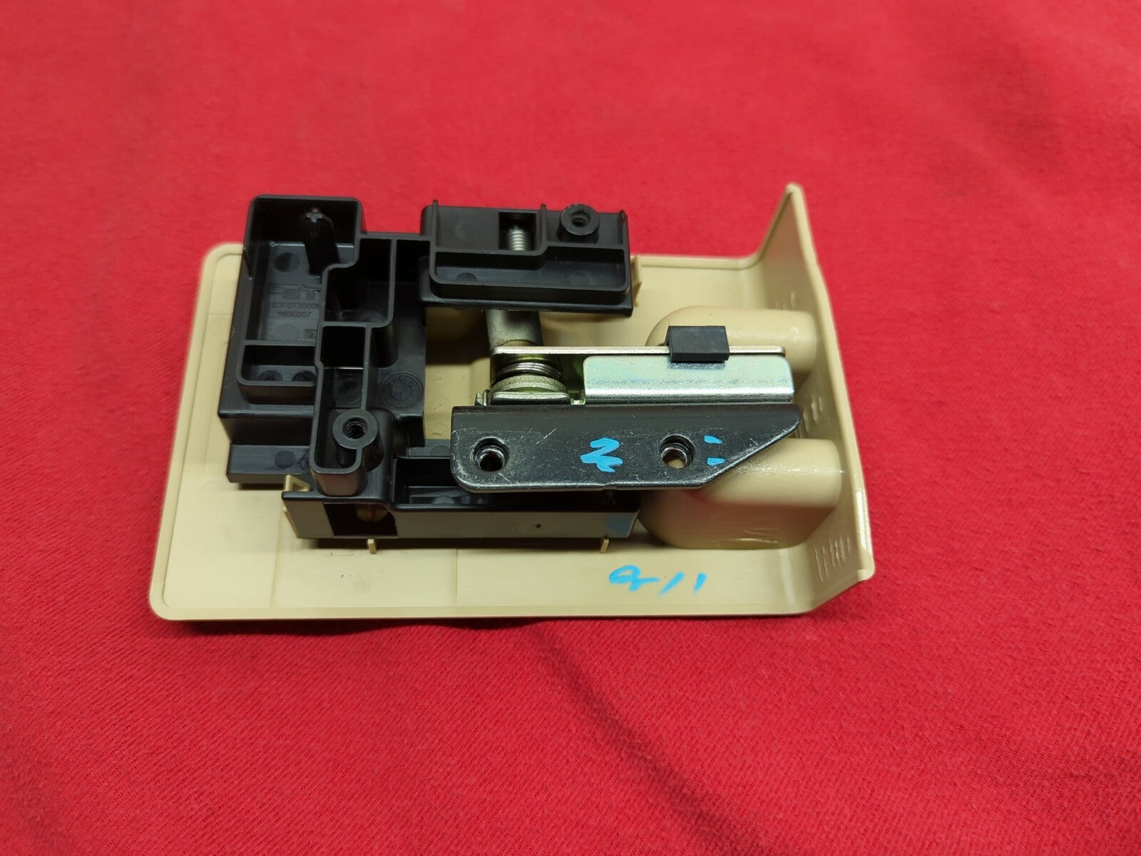 2010 2011 2012 2013 BMW 5 Series GT Rear Seat Release Latch Handle Veneto Beige