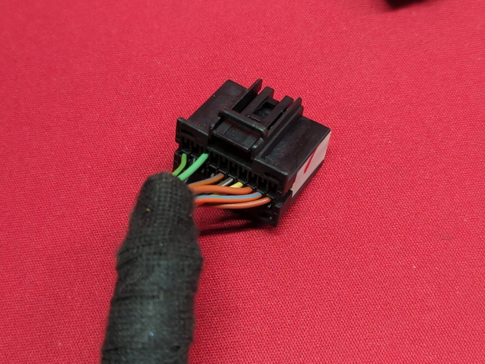 2010 - 2016 - GM Keyless Entry Module / BCM - 13578644 - 5DK 009703-01  PIGTAILS