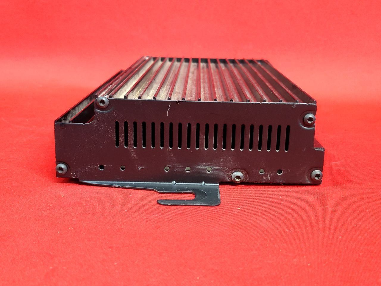 2001-2004 Jeep Grand Cherokee Radio Stereo Audio Infinity Amplifier 56038407AG