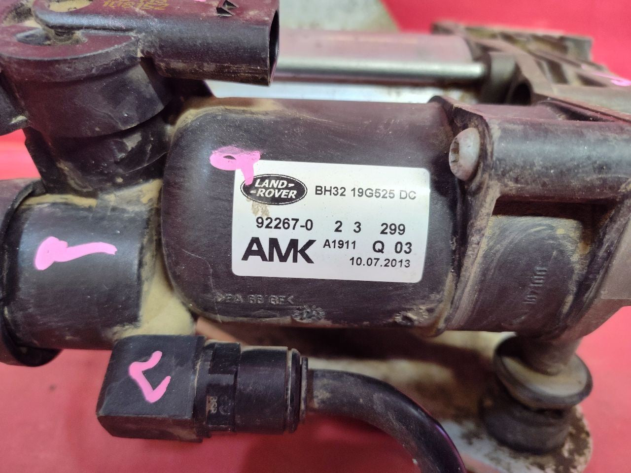 2012-2016 Land Rover LR4 Pneumatic Air Ride Suspension Compressor Pump 119k