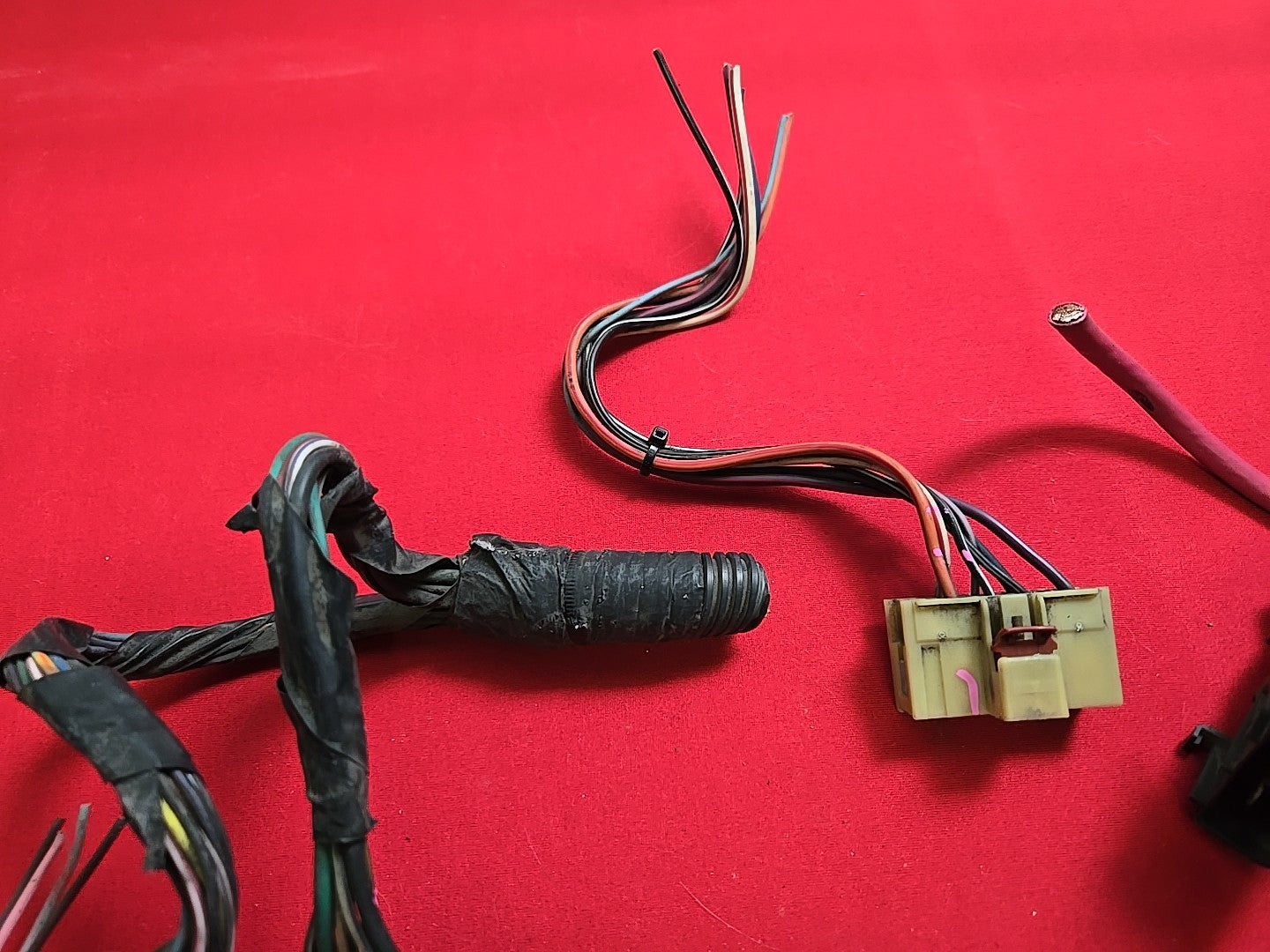 2006 2007 Chrysler Town & Country TIPM Module Fuse Box - PIGTAIL WIRES ONLY