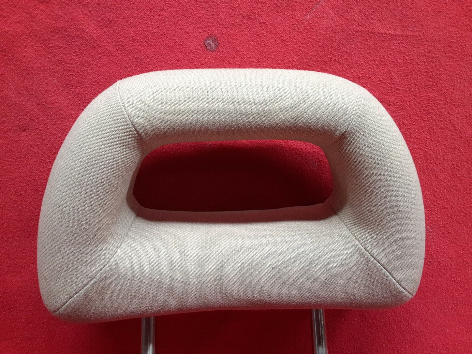 1998 - 2005 VW Volkswagen Beetle FRONT Left or Right Headrest Cloth Beige QTY: 1