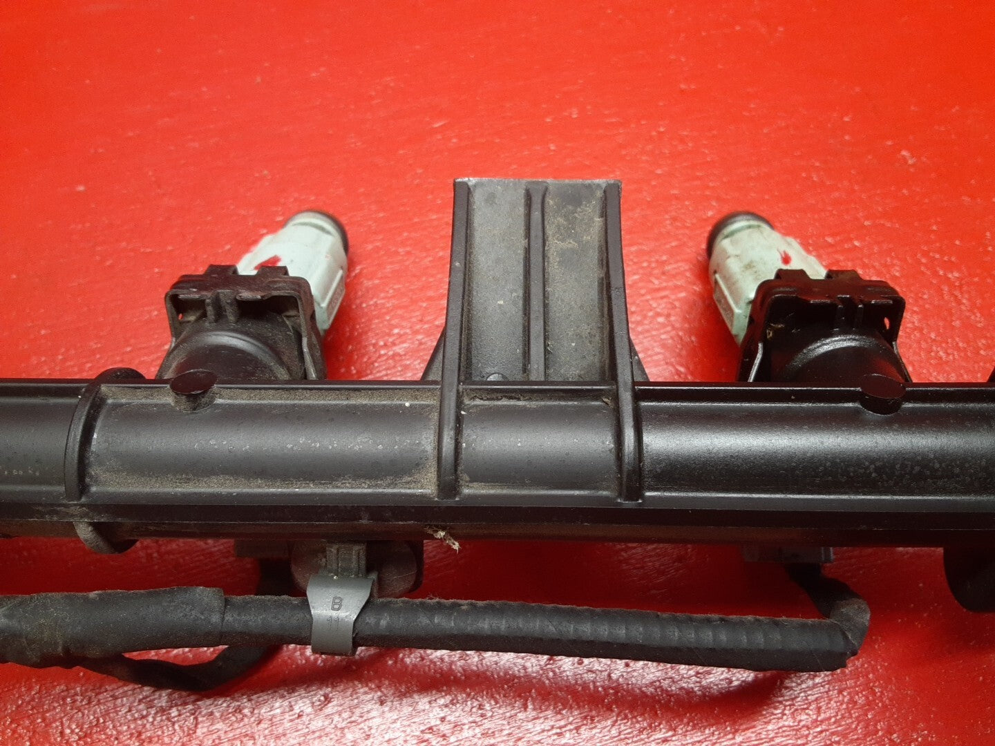 2010 2011 Kia Soul 2.0L Gas Engine Fuel Rail and Injectors