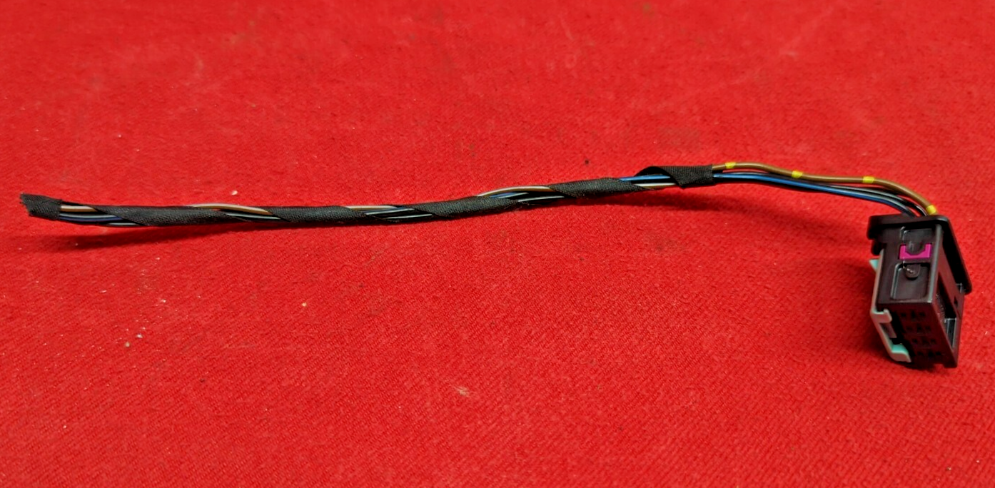 2006 2007 2008 2009 2010 Volkswagen VW Passat OUTER BODY Tail Light Lamp PIGTAIL