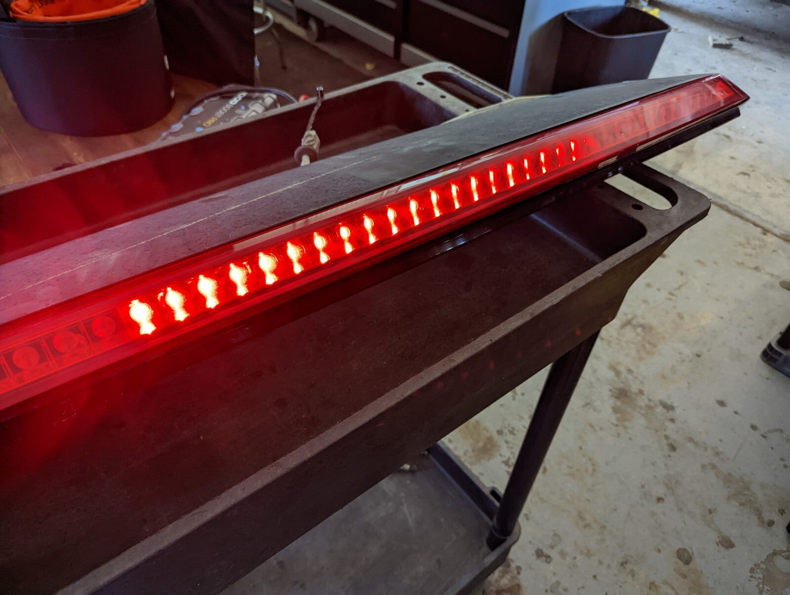 2007 - 2014 Escalade - Third 3rd High Mount Brake Light - READ NOTES - 25779085