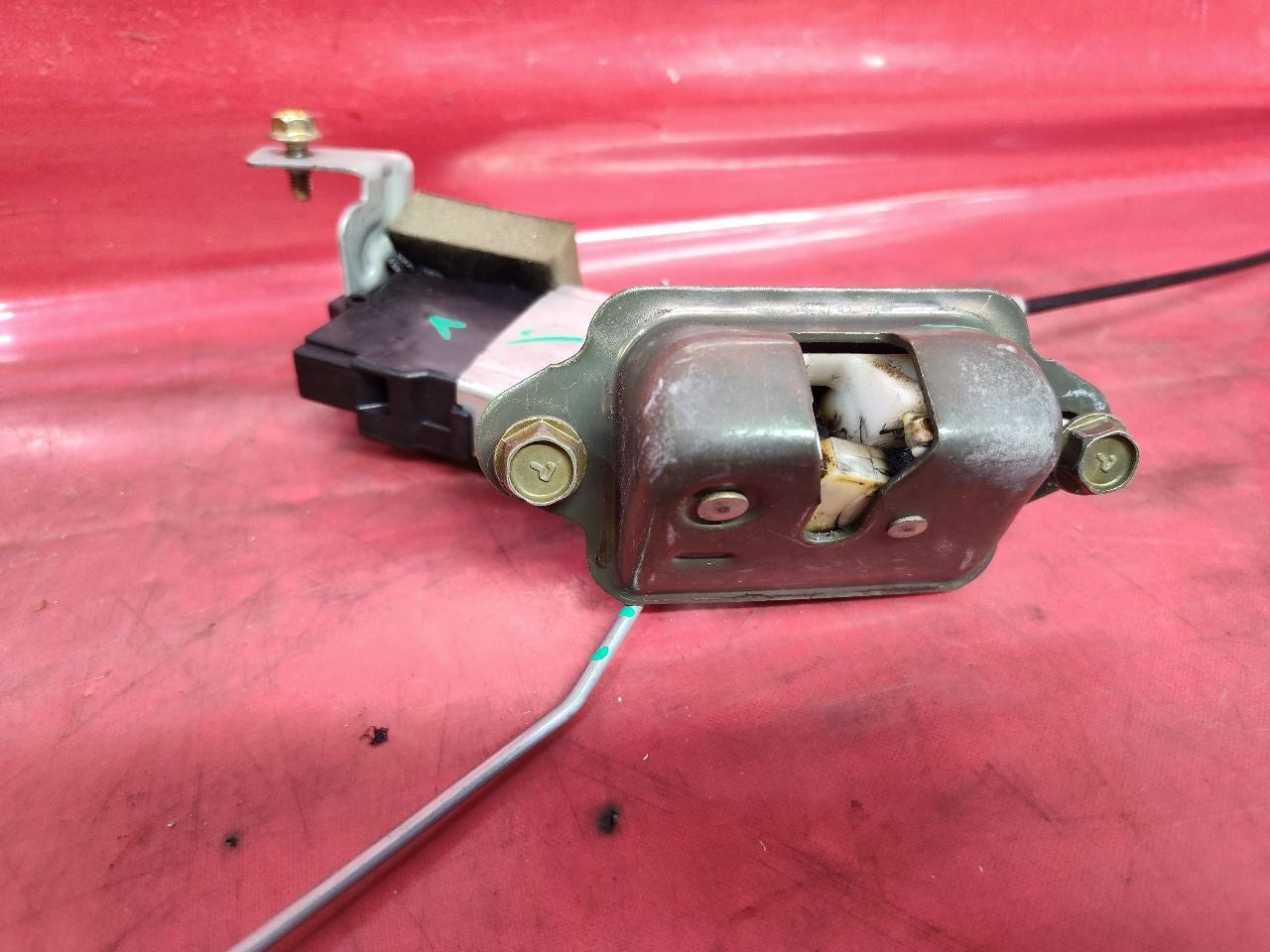 2002-2004 Subaru Outback / Legacy Liftgate Hatch Latch Lock Actuator w/ Power