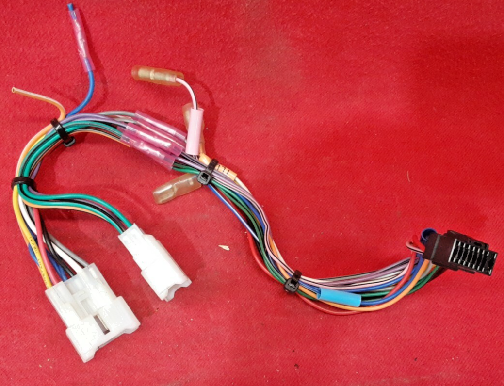 Alpine Radio Stereo Receiver CDE-102 - CONNECTOR FOR TOYOTA CAMRY