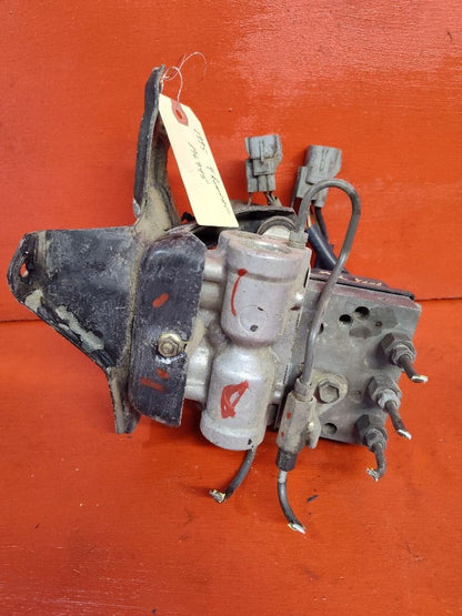 1994 1995 Toyota 4Runner 4WD Auto Trans Anti-Lock Brake ABS Pump Modulator