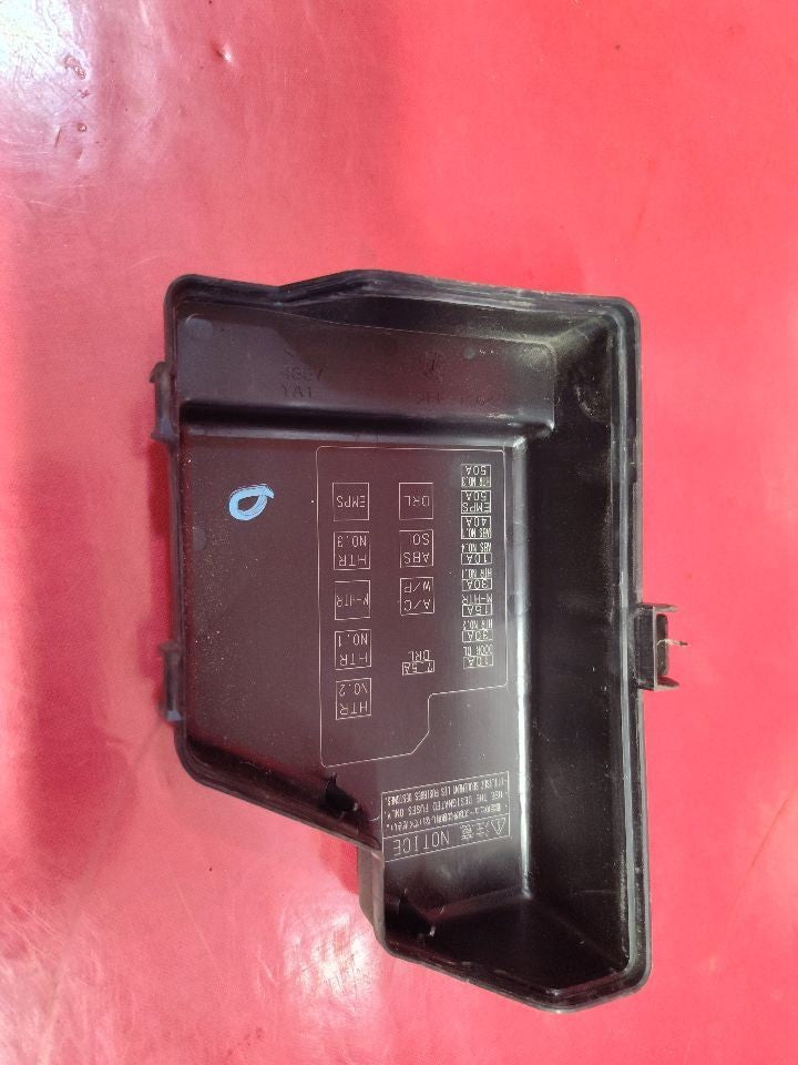 2001-2003 Toyota Prius 1st Gen Engine Bay Fuse Box Junction Block 82721-47010