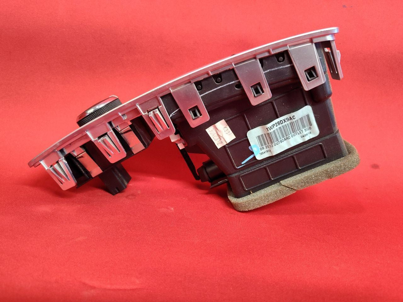 2013-2020 Dodge Ram Pickup LEFT DRIVER OUTER Dash Air Vent w/ Bezel