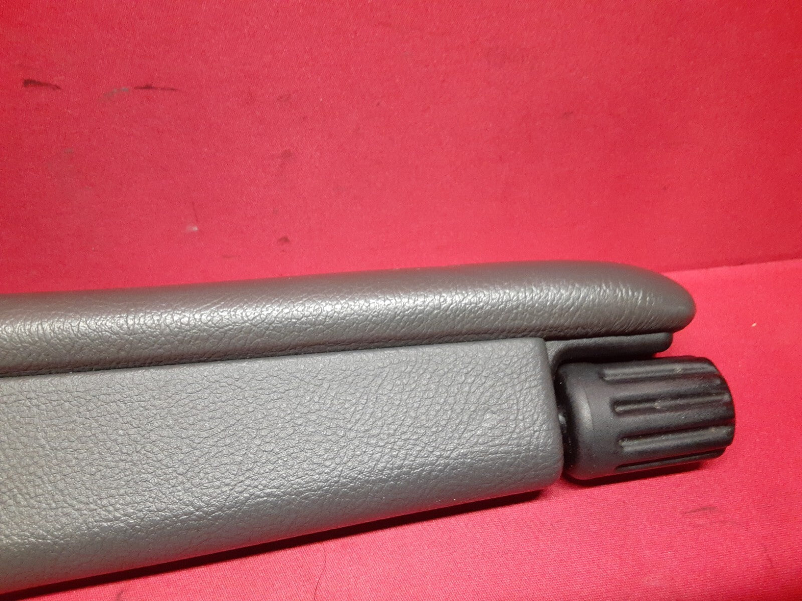 2003 - 2006 Range Rover HSE FRONT LEFT Seat Arm Rest Dark Gray HDA000030