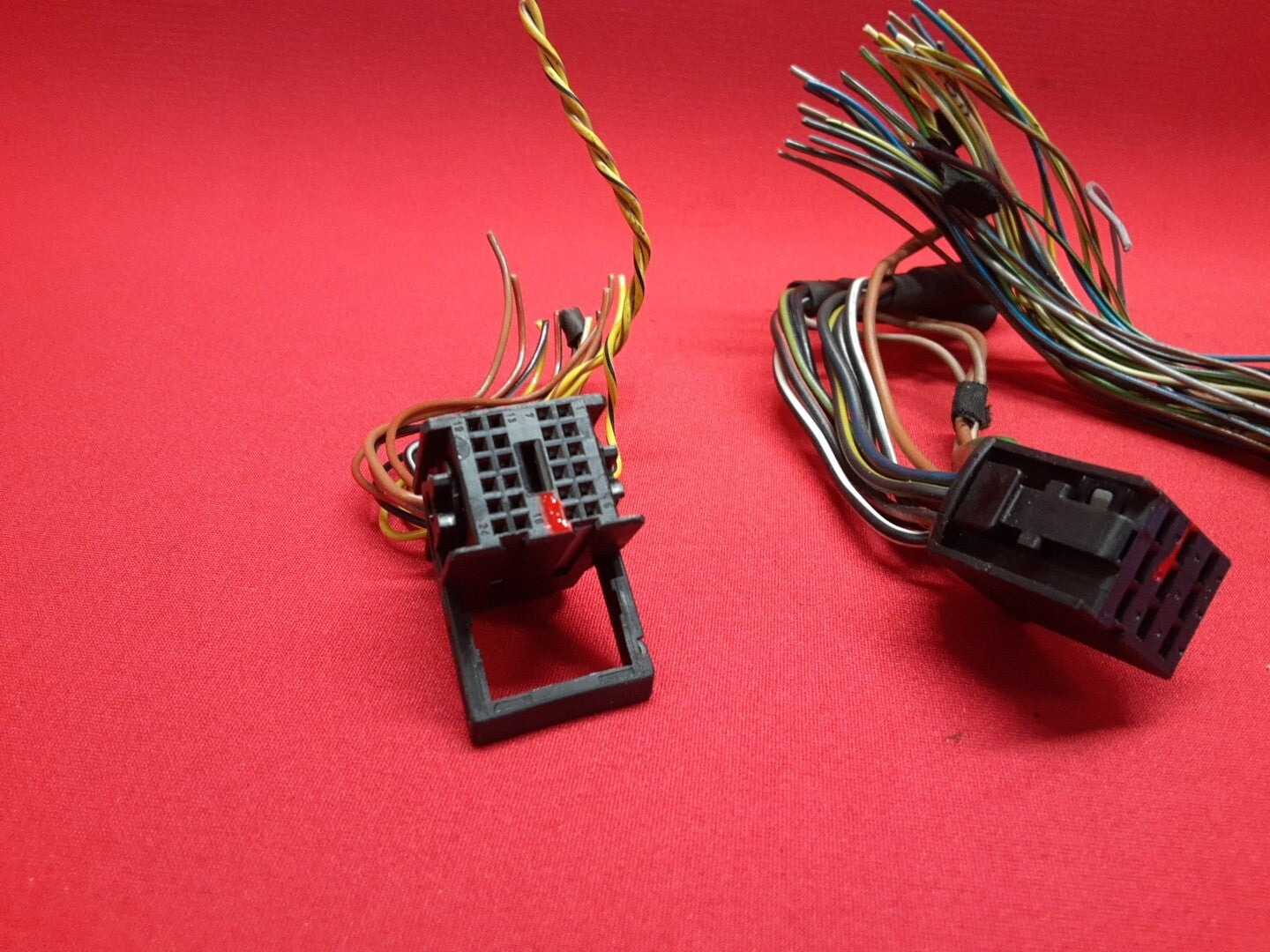 2003-2005 Range Rover HSE 4.4L ECM ECU Engine Control Module Pigtails NNN000390