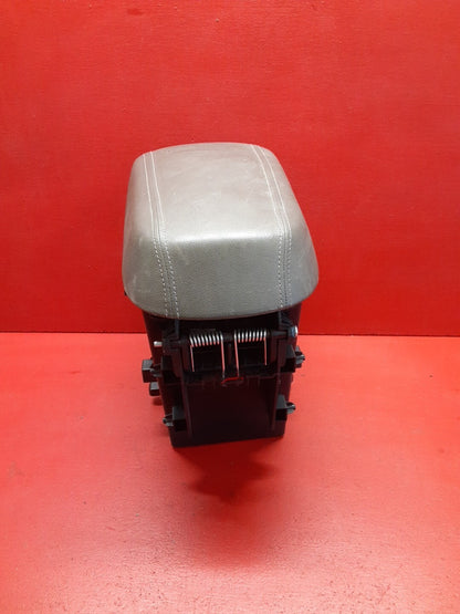 2011 2012 2013 Kia Sportage Center Console Bin W/ Armrest 846603W000GAH