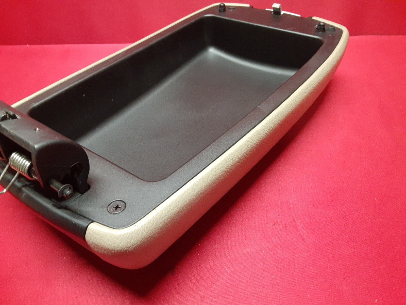 2011 - 2013 Kia Sorento Center Console Arm Rest Lid Beige Tan Vinyl 846602P000J7