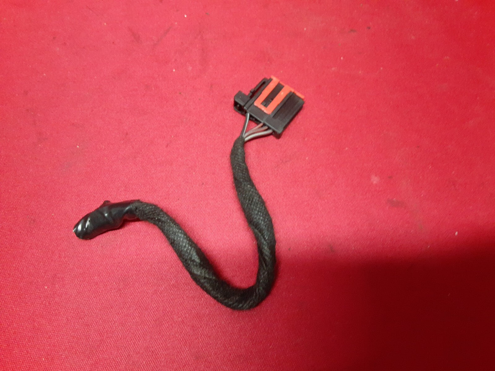 2013 - 2019  Lincoln MKT GPS Antenna Control Module DE9Z10E893D  PIGTAIL