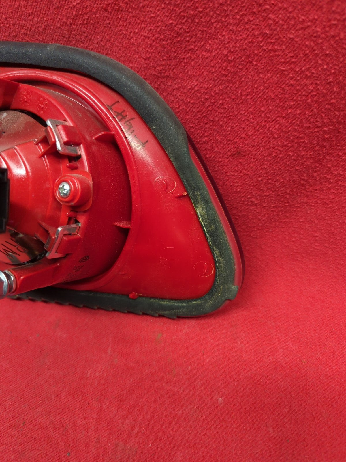 2006 2007 2008 2009 2010 Volkswagen VW Passat RIGHT INNER TRUNK Tail Light Lamp