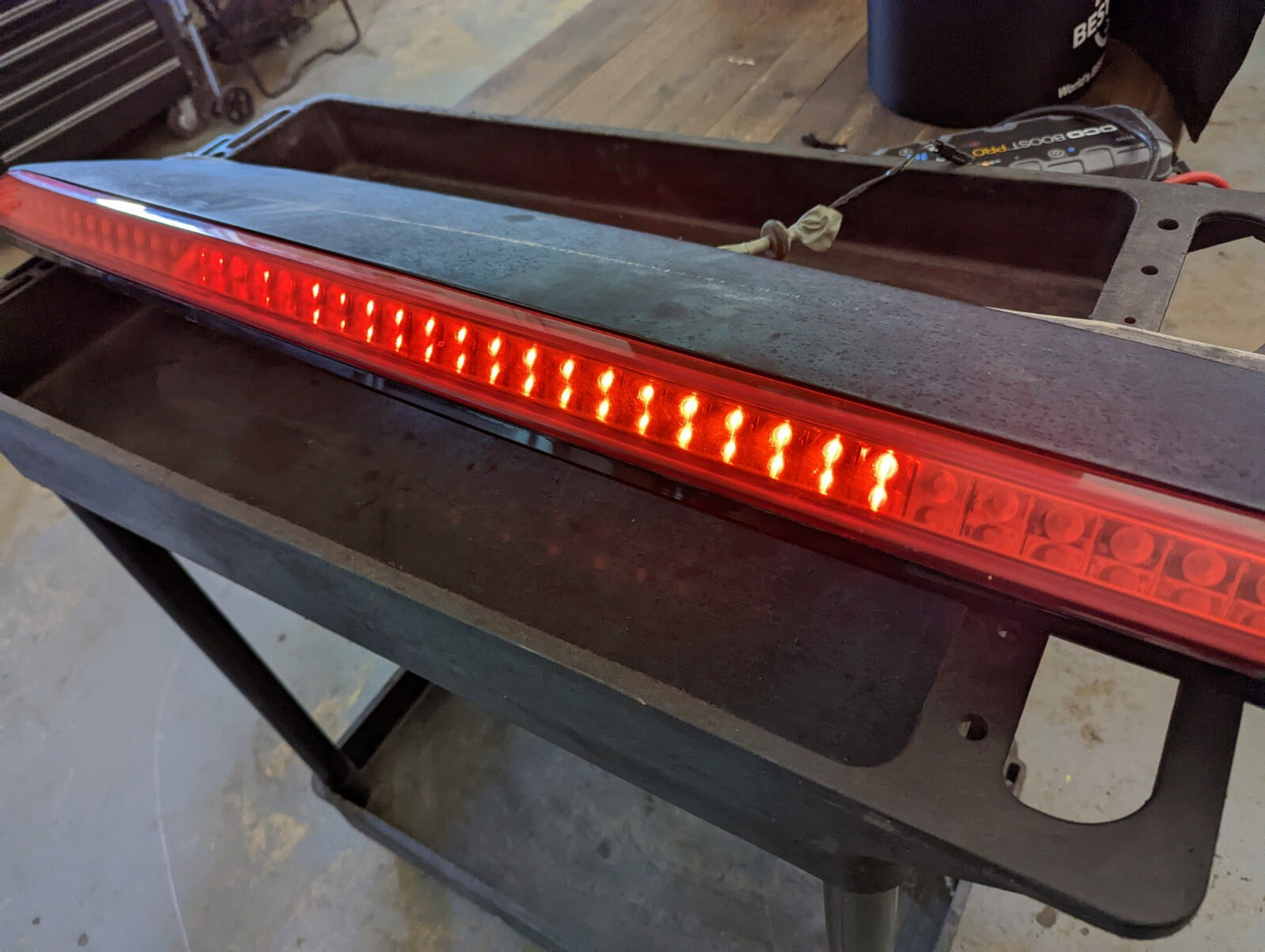 2007 - 2014 Escalade - Third 3rd High Mount Brake Light - READ NOTES - 25779085