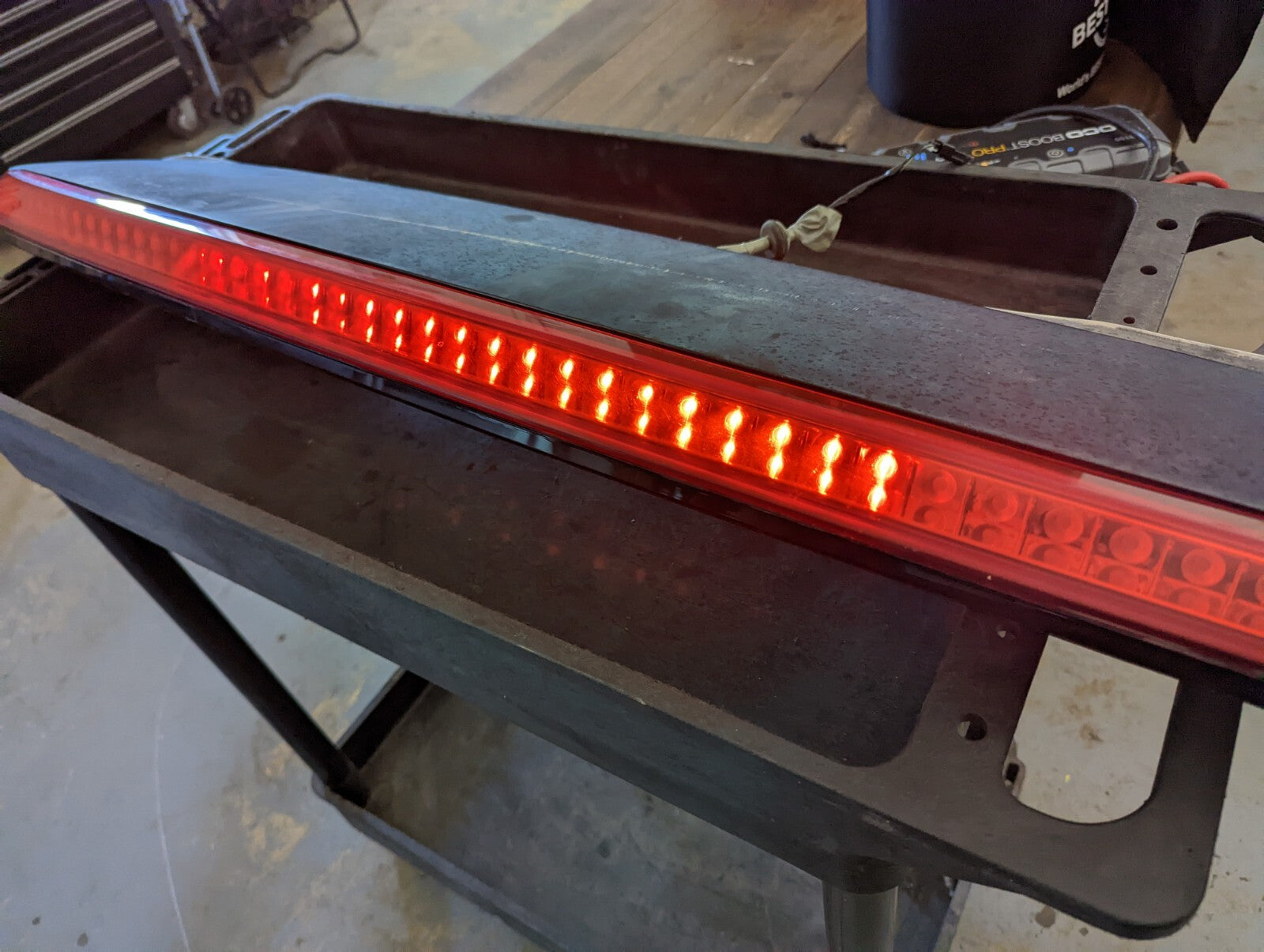 2007 - 2014 Escalade - Third 3rd High Mount Brake Light - READ NOTES - 25779085