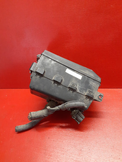 2005 Ford Focus 2.0L Engine Bay Fuse Block Junction Box