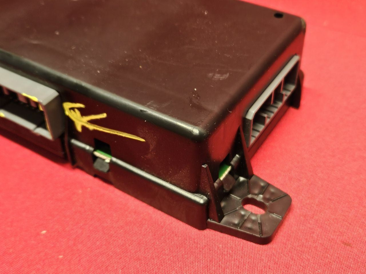 1998 Ford Explorer Mercury Mountaineer Center Dash Body Control Module BCM BCU