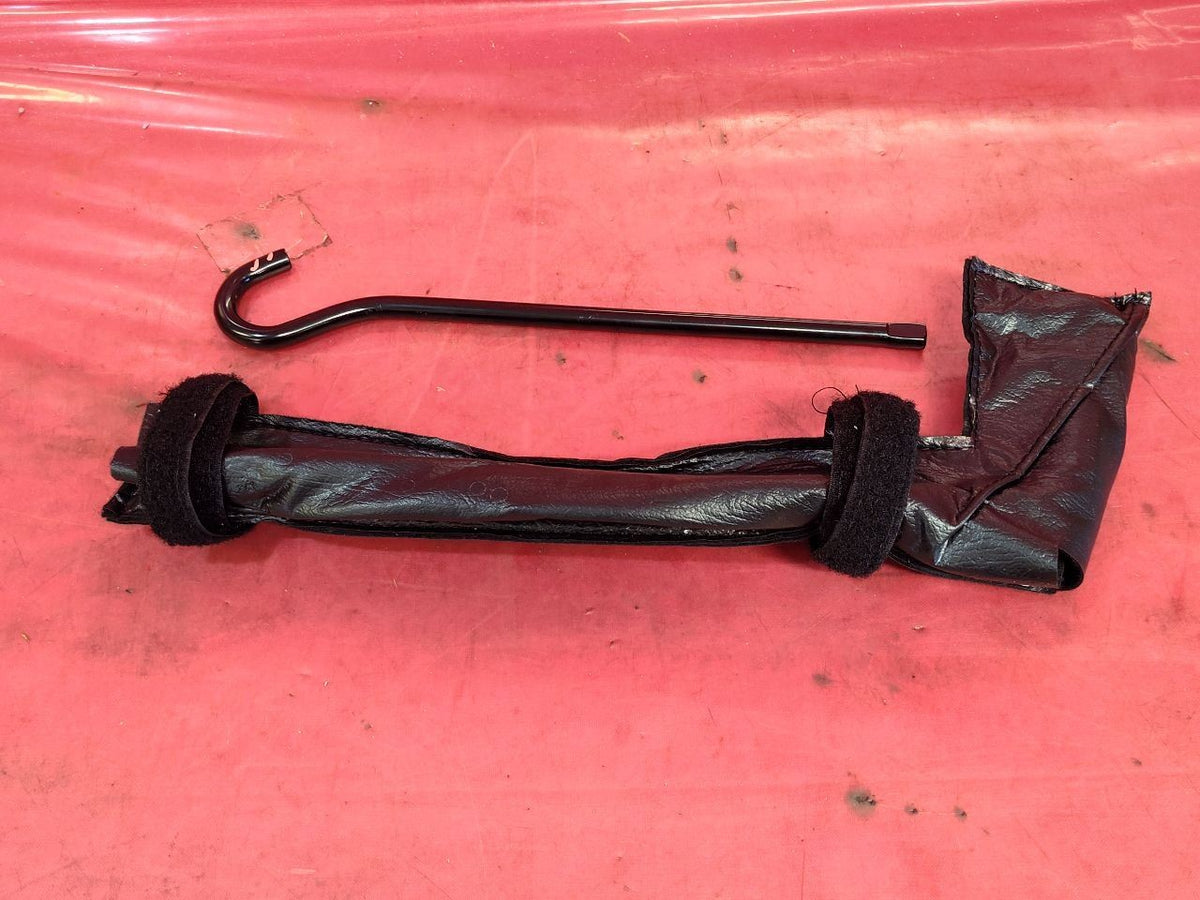 2000-2015 Chevy GMC Cadillac Buick Emergency Spare Tire Scissor Jack Tool Set