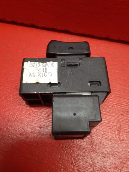 2000 - 2006 Nissan Sentra RIGHT FRONT PASSENGER SIDE Door Lock Switch