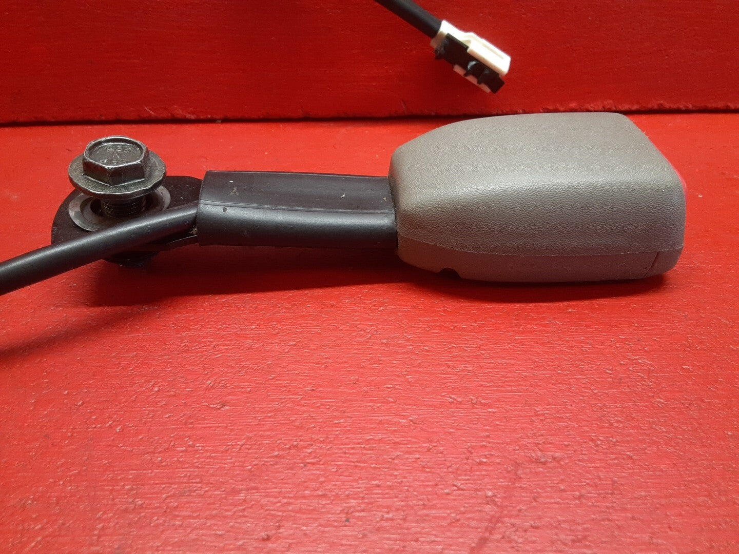 2000 - 2003 Nissan Sentra FRONT LEFT DRIVER SIDE Seat Belt Buckle End
