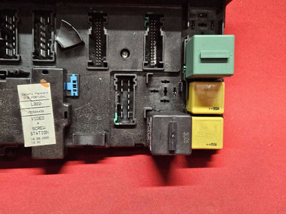 2006 Range Rover V8 Supercharged Interior Under Dash Instrument Panel Fuse Box