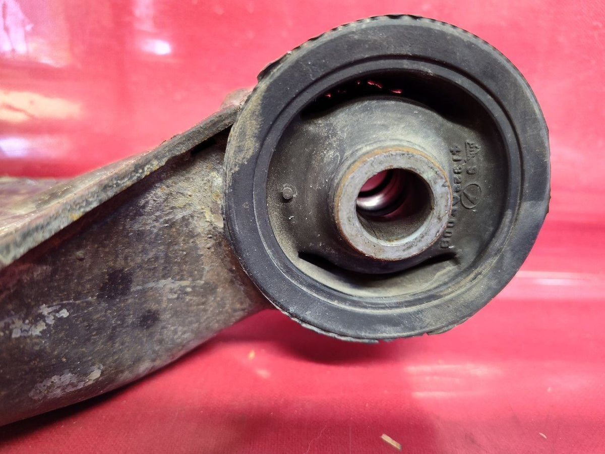 01-04 Subaru Outback Legacy 03-04 Baja H6 A/T Rear Differential Carrier Mount