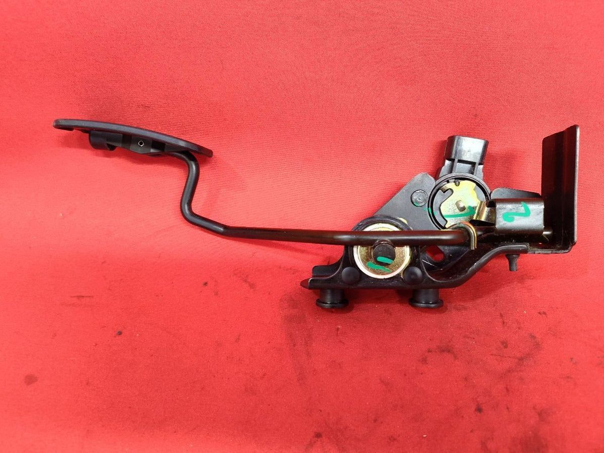 2002-2006 Toyota Camry 02-08 Solara Accelerator Gas Pedal Travel Sensor