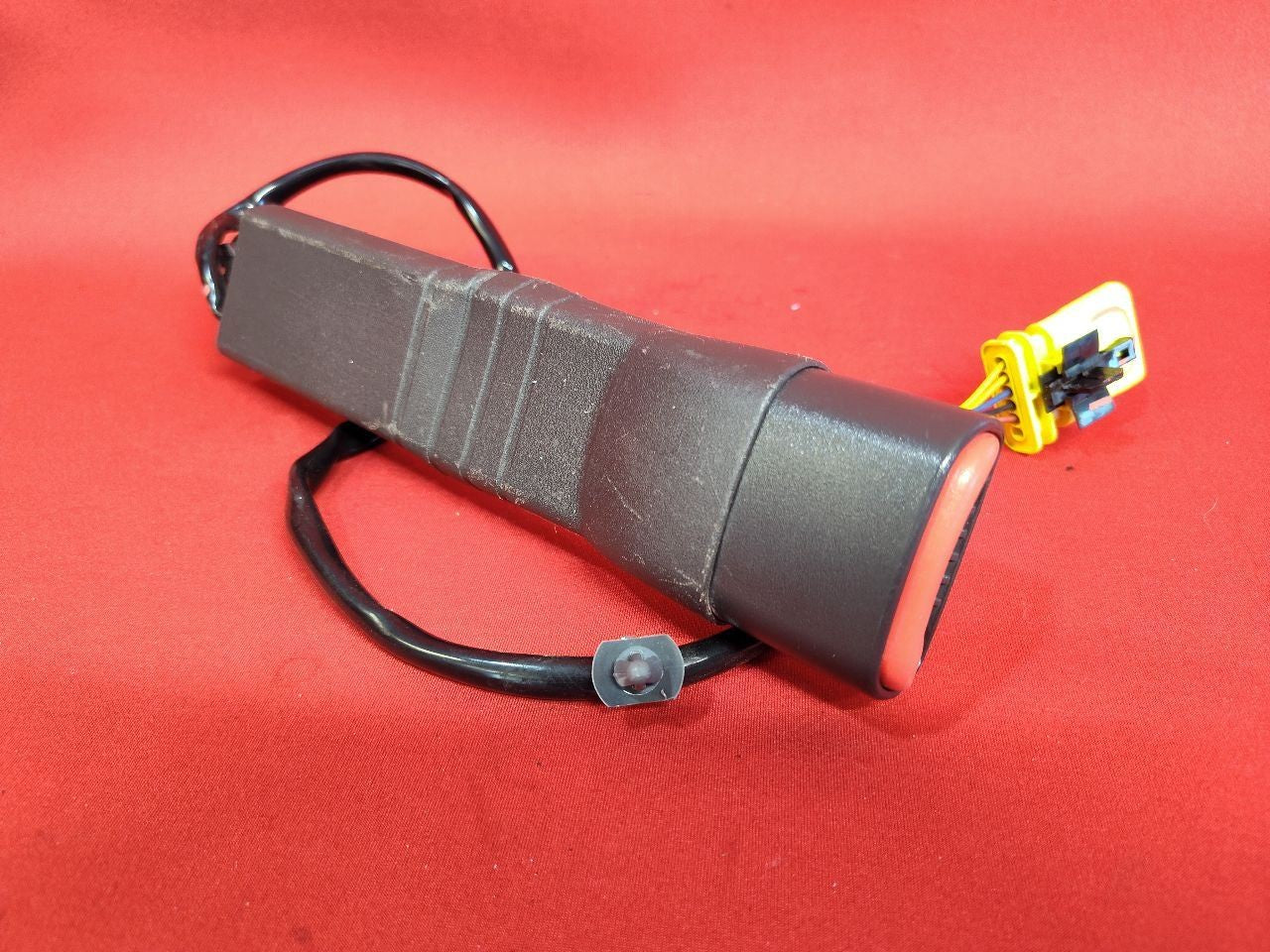 2013-2016 Chevrolet Chevy Spark + EV Front RIGHT PASSENGER Seat Belt Buckle Grey
