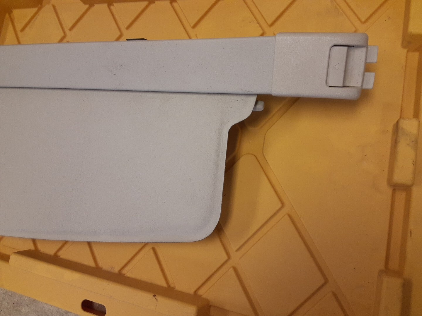 2010 Land Rover Range Rover Sport Trunk Cargo Upper Retractable Cover Ivory
